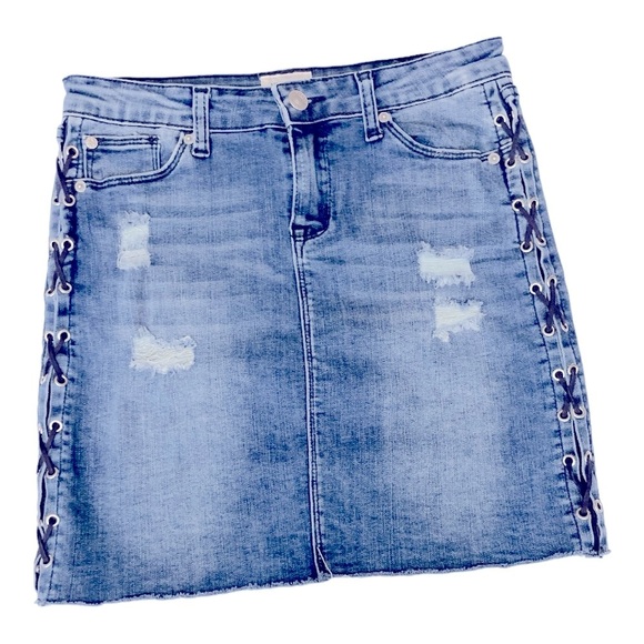 Hudson Distressed Denim Mini Skirt with Side Lace-Up Detail Size Girls 16 - Picture 2 of 9